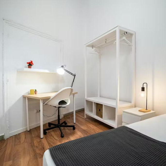 Calle de los Caños del Peral, Madrid, Community of Madrid 28013 - Photo 1