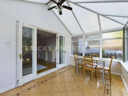 (?ppw) Henry Square, Shieldfield, Newcastle Upon Tyne, NE2 - Photo 3