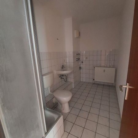 FRISCH RENOVIERTE 2 RAUMWOHNUNG mit Terrasse - Photo 2