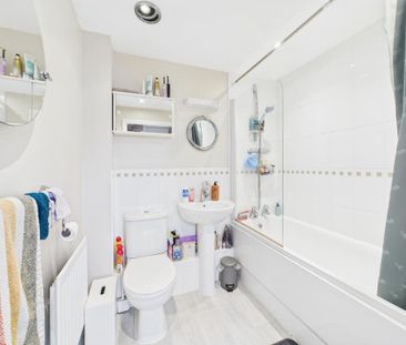 1 bedroom coach house to rent - Photo 4