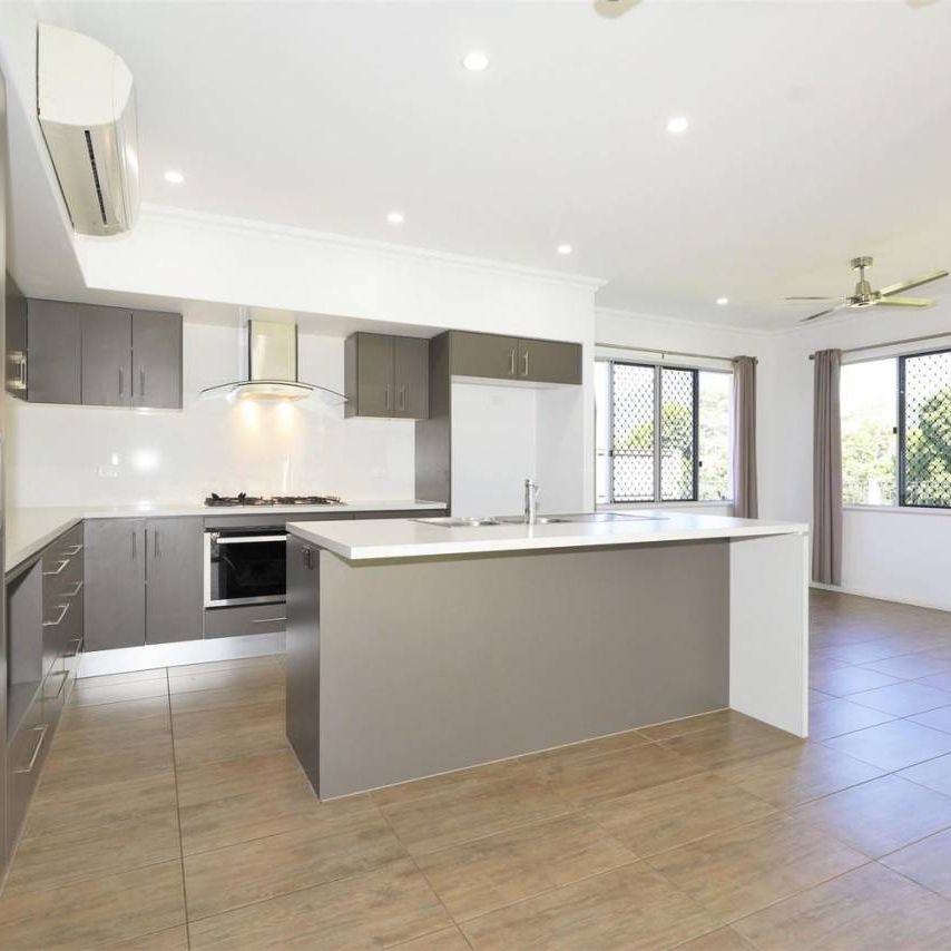 Something Special - Top Quality Modern Home - Fully Fenced - Photo 1
