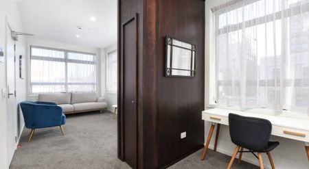 City Apartment - Photo 3