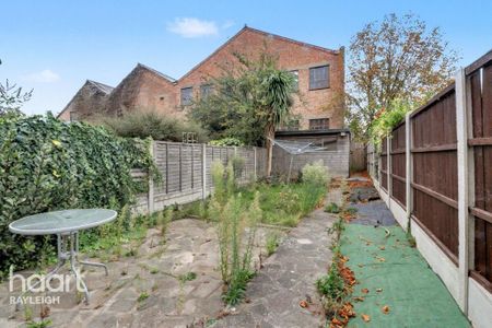 1 bedroom flat to rent - Photo 5