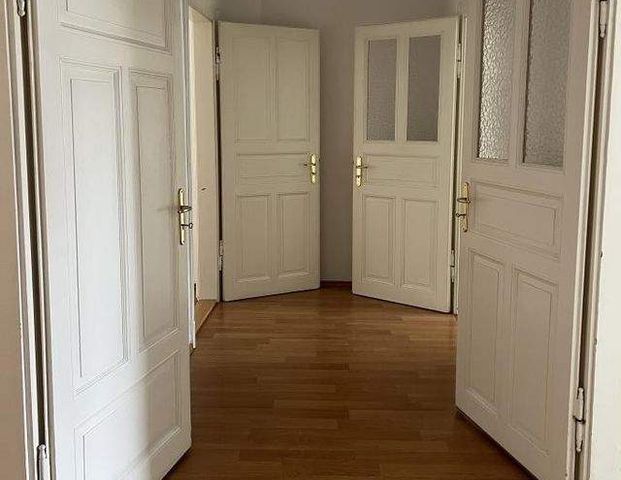 Pirna! Individuelle Dachgeschosswohnung mit Balkon und Tageslichtbad! - Photo 1