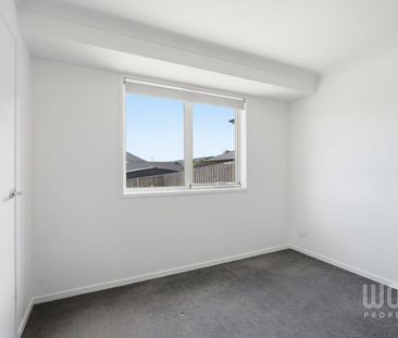 The Perfect Blend Of Comfort & Style! - Photo 3