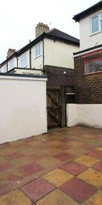 1 bedroom property to rent - Photo 4