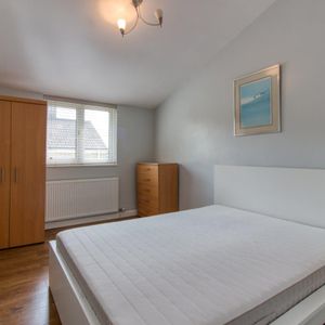 Abingdon Close - Photo 2