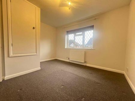 Thrush Green, Harrow, HA2 - Photo 3