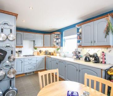 2 bedroom semi-detached house to rent - Photo 3