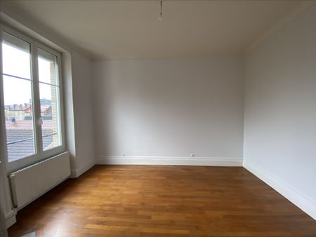 Location Appartement 5 pièces 111m² - Photo 2