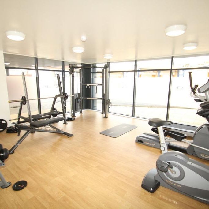 Studio to rent - Photo 1