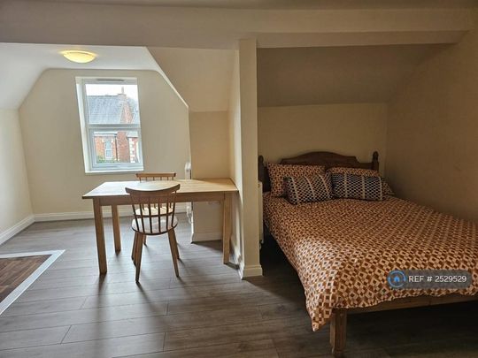 Studio to rent - Photo 1