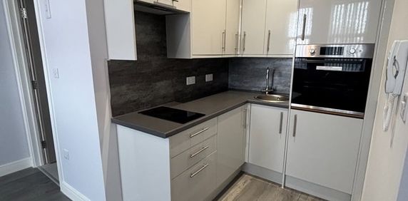 Studio Flat, Rimrose Road, L20 - Photo 2