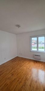 5½ Apartment Available - A louer • For Rent - Photo 4