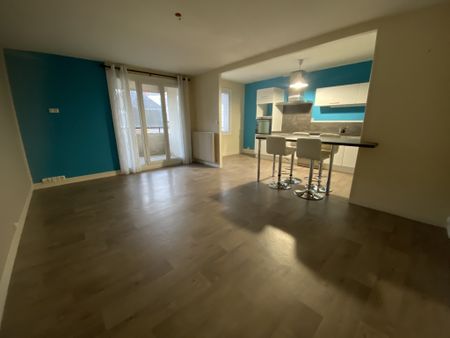 Location Appartement 3 pièces 79m² BOURGES 18000 - Photo 2