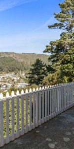 Stokes Valley 4 Bedrooms - Photo 3