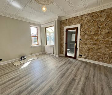 3 bedroom flat to rent - Photo 5