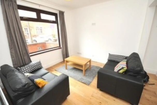 28 Sefton Park - Photo 1