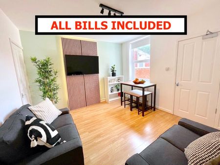 4 Bed Terraced House, St. Margaret Road, CV1 - Photo 3