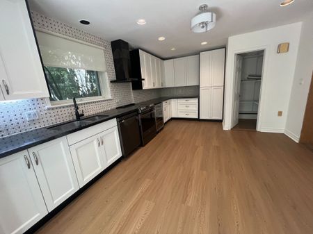 For Lease - 32 Heathview Avenue, Toronto, Ontario - Photo 2