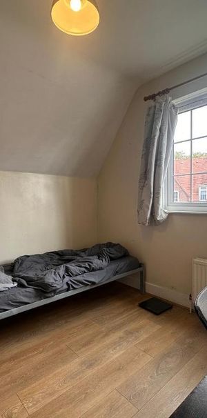 Fitzneal Street, London, W12 0BA - Photo 1