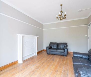 4 bedroom detached house to rent - Photo 2