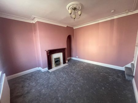 2 Bed Terraced House, Barras St, LS12 - Photo 2