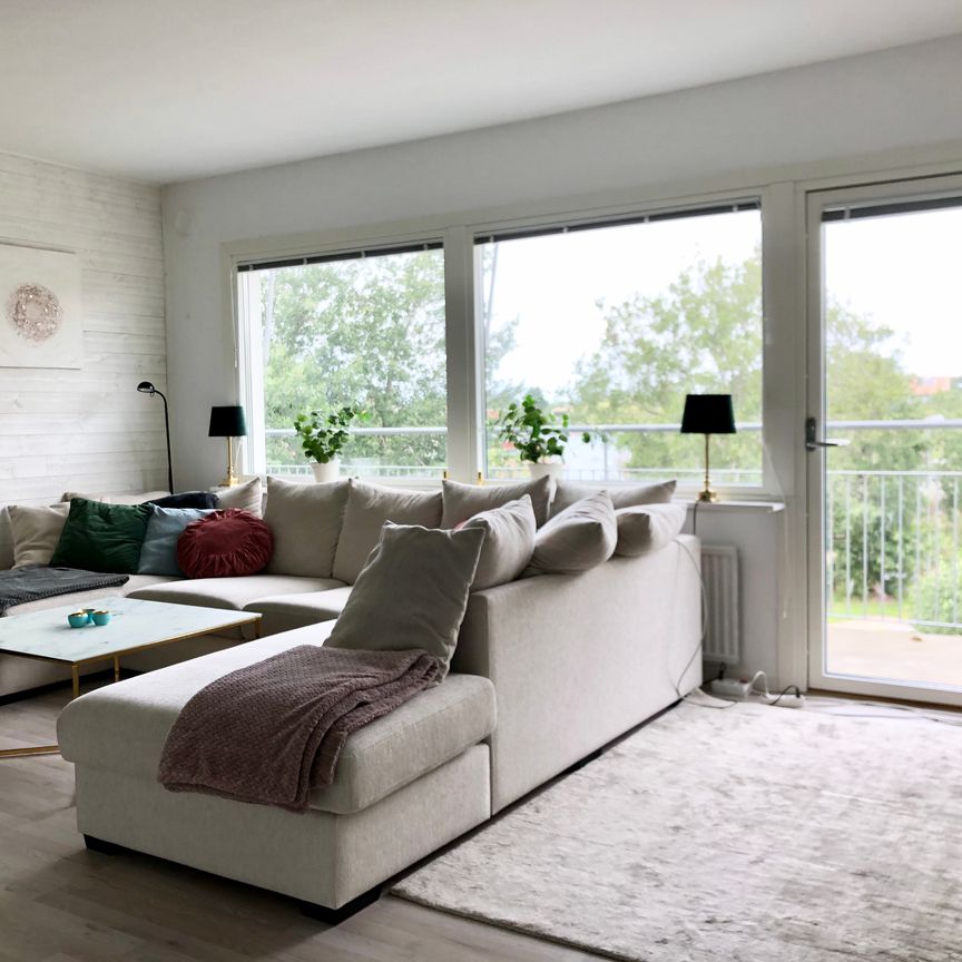 Redebacken, Västra Frölunda - Photo 1