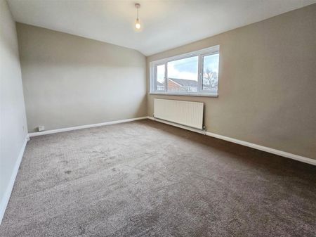 3 Bedroom House to Rent in Benedict Close, Rushden, Northants, NN10 - Photo 4