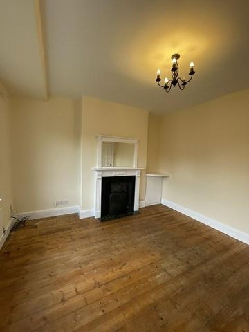 3 bedroom semi-detached house to rent - Photo 2