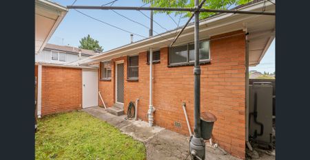 Convenience - Photo 4