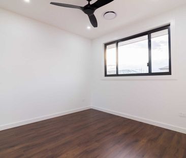 Brand New Modern Contemporary Family Home!!! - Photo 4