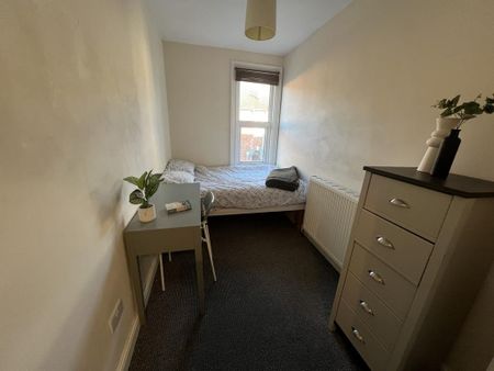 5 bedroom terraced house to rent - Photo 5