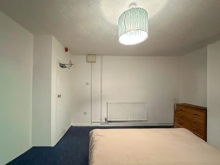 Room 1, Bateman Street, Cambridge, - Photo 2