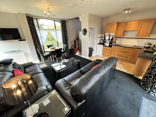 2 bedroom barn conversion to rent - Photo 1