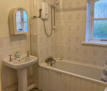 Studio Flat, Wheatsheaf Close, E14 - Photo 4