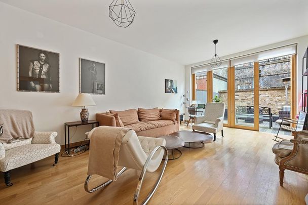 5 bedroom mews to rent - Photo 1