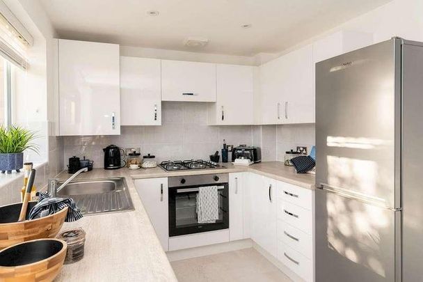 Macaulay Park, Grimsby, DN31 - Photo 1