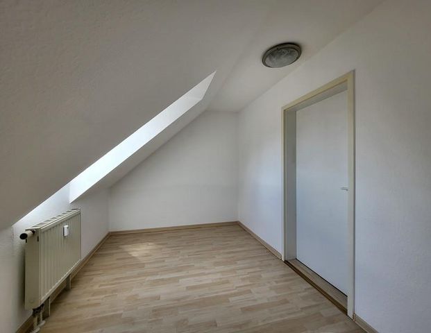 Perfekt für Pendler: 1,5-Zimmer-Maisonette-Wohnung mit Balkon und Tiefgarage in Lauf - Photo 1