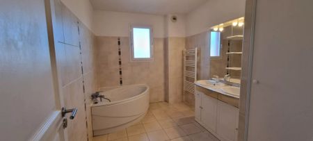 Appartement T4 en location à BORGO - Photo 5