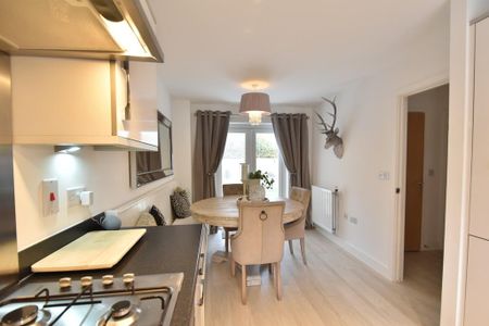 3 bedroom end of terrace house to rent - Photo 5