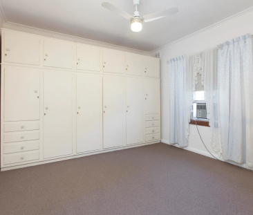 6 month lease - Charming 3 bedroom home for rent in Netley! - Photo 2