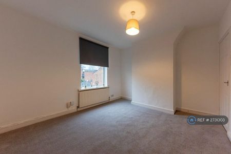 3 bedroom terraced house to rent - Photo 2