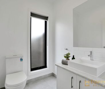 Spacious 4-Bed + Study Home for Lease in Quiet Manor Lakes Pocket - Photo 5