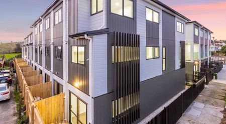 3 Bedroom Brand-New Luxury Terrace Houses for Rent! - Photo 3