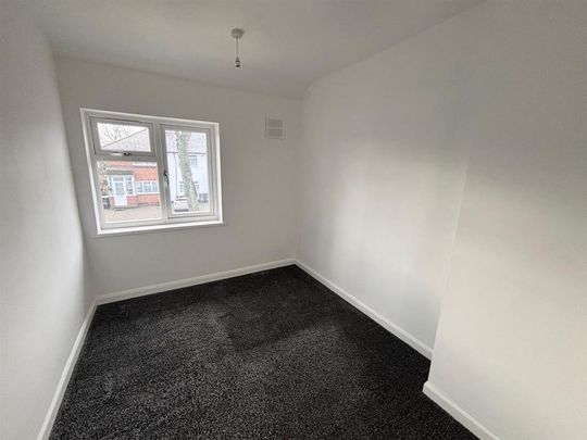 3 bedroom end of terrace house to rent - Photo 1