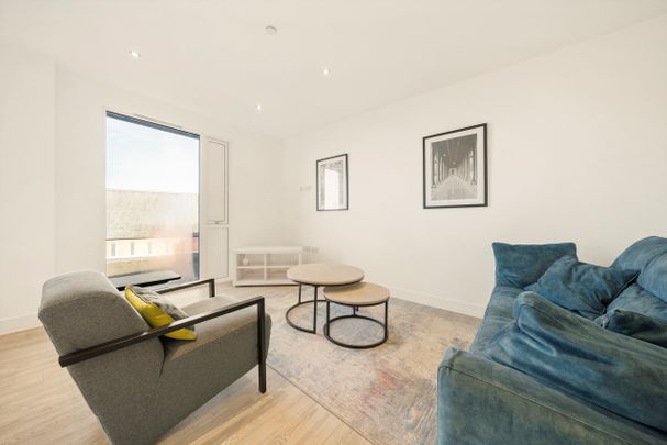 Knatchbull Road, Willesden, NW10, London - Photo 1