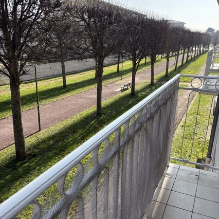 CAEN - STUDIO AVEC STATIONNEMENT - QUARTIER BEAULIEU - Photo 4