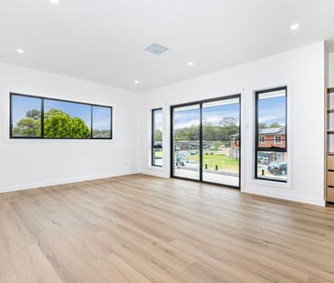 Brand New 5 Bedroom Family Home Offering Space, Style and Effortles... - Photo 4