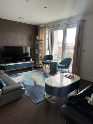 1 Bed Flat, Wandsworth Road, SW8 - Photo 1